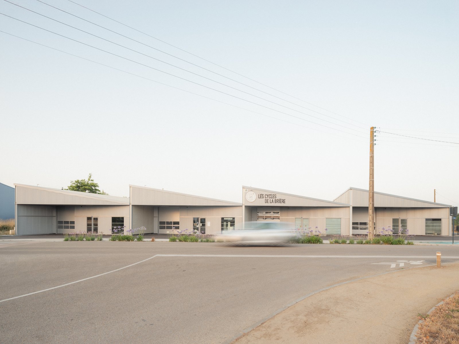 ateliers – saint-joachim – 2025 – EEUN ARCHITECTURE